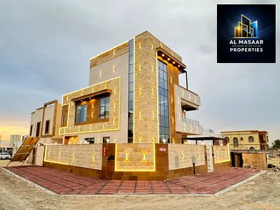 فرصه لامتلاك فيلا كورنر علي الطريق الرئيسي وامام جميع الخدمات ومع مسبح ورووف ومكان ل تركيب مصعد ايضا وبدون رسوم صيانه وشاملة ايضا الكهرباء والمياة وال