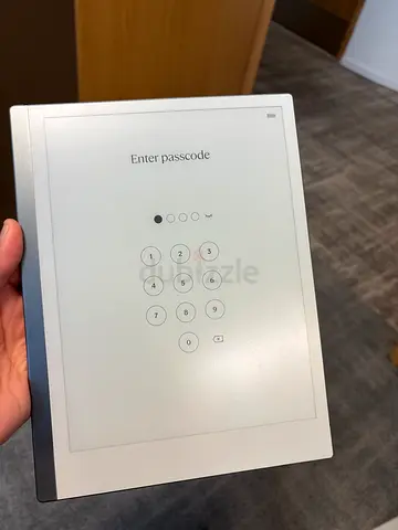 Remarkable 2 with pen, like brand new