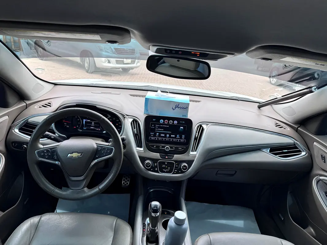 Chevrolet Malibu 2016 — photo 1 of 11