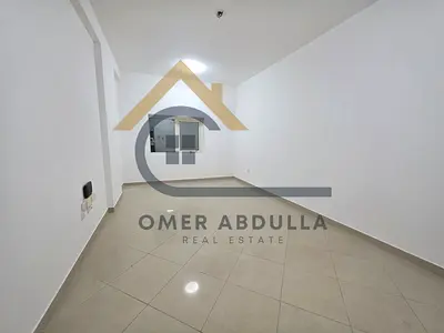 Spacious Studio with 12 Cheques