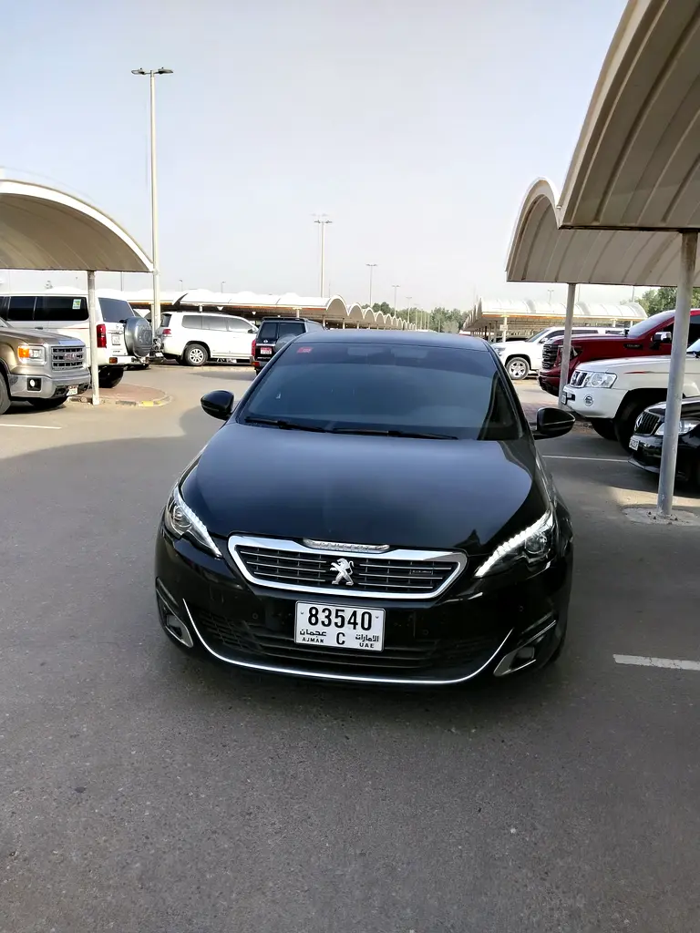 Peugeot 308 2015 — photo 1 of 6