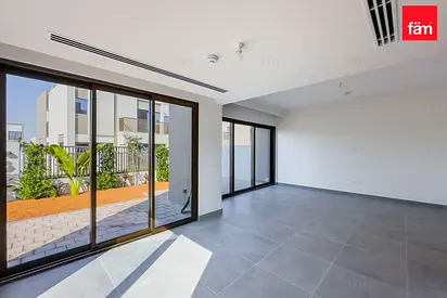 Single Row | Corner | Green Belt |Vacant