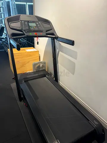 Compact electric treadmill in good working condition wire was lose and attached to side but works fi