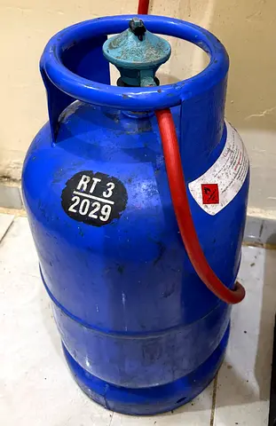 Blue LPG Gas Cylinder with Hose - Used