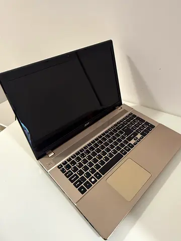 Acer Aspire E5-575 Laptop – Not Powering On – For Repair/Parts