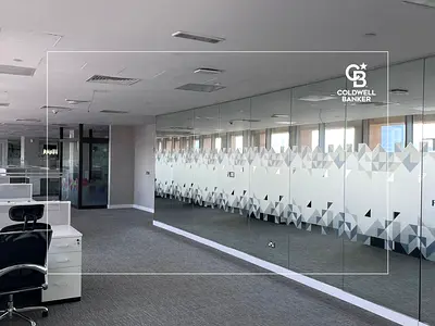 FULLY FITTED | SHOWROOM | SZR FACING