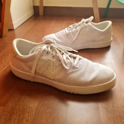White New Balance CT10 casual sneakers, lightly used - Size 45,5
