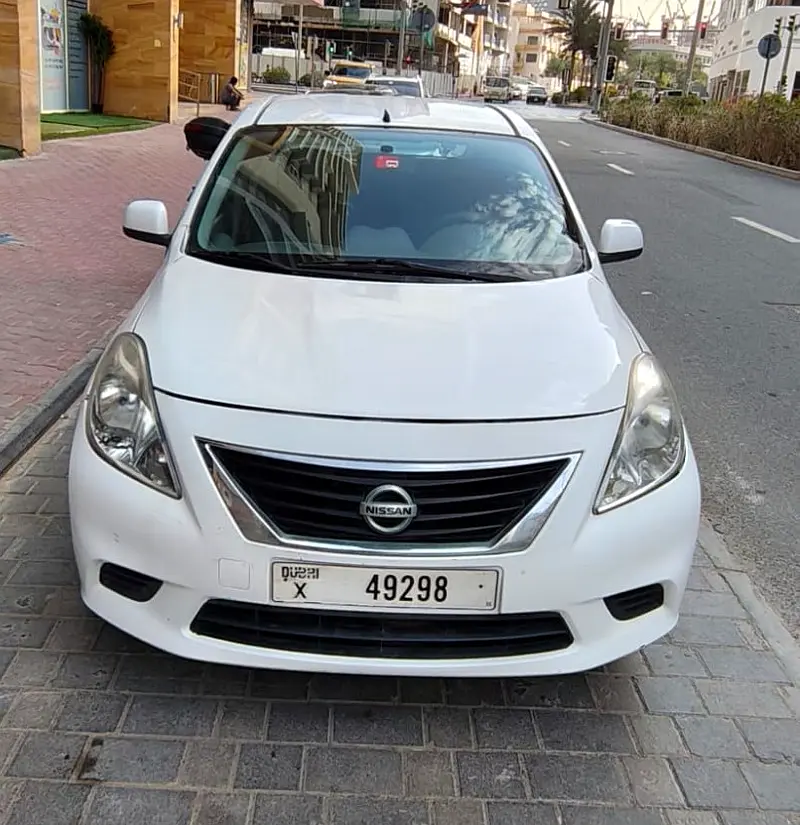Nissan Sunny 2013 — photo 1 of 12