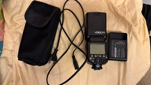 Godox v 860ii for sony with original charge
