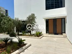 Expansive Villa |Exclusive Community | Pool + Lift