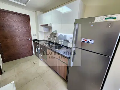 FULLY FURNISHED XXL STUDIO NEXT TO BUS STOP l READY TO MOVE CHILLER FREE