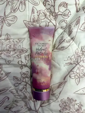 Victoria’s Secret body lotion