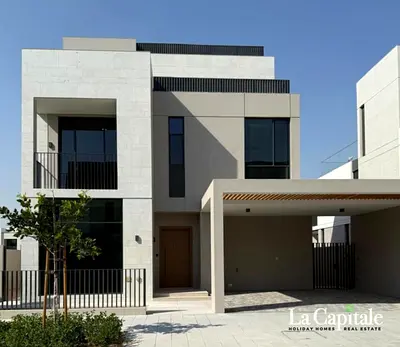 CORNER VILLA | BIG PLOT | CLOSE TO MAIN PARK