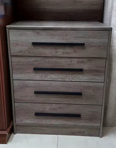 Chest of drawer
