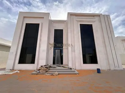 SPACIOUS VILLA | BRAND NEW | MODERN FINISHING