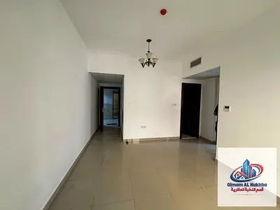 غرفه وصاله  بمساحه  ممتازه _ تكييف مركزى _ غاز مركزى _ متوفر باركينج _ بجوار المسجد _ سهل الوصول الى مخرج دبي