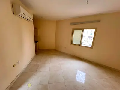 استوديو _ العاليا عجمان _تكييف اسبيلت _ سكن عائلات _ صيانه فري
