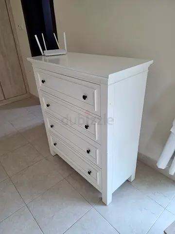 White 4 Drawer Wooden Dresser / Chest in Good Condition