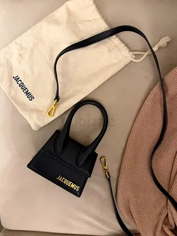 Jacquemus le chiqouito