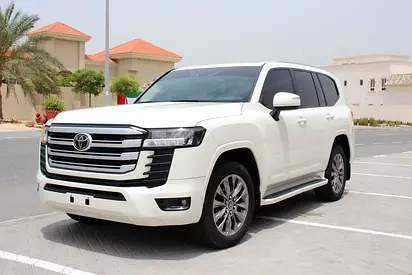 Land Cruiser GXR 2023 .GCC Original Paint ( 2875 x 60 ) With  Without Downpayment