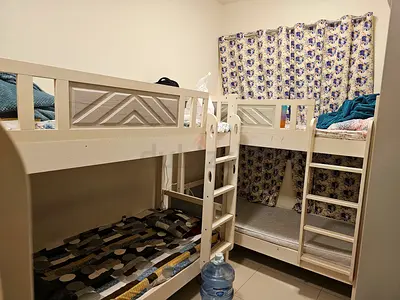 EXECUTIVE LADIES BED SPACE AVAILABLE NEAR SHARAF DG METRO STATION BUR DUBAI