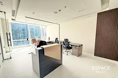 Vacant | High End Fit-Out| Prime Location