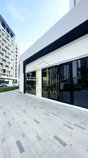 Shell &amp; Core Shop | Corner unit | Road view