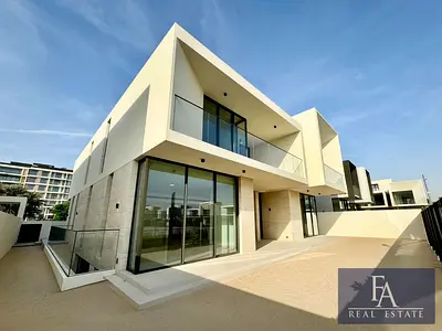 5 BEDROOM | LUXURY VILLA | READY TO MOVE