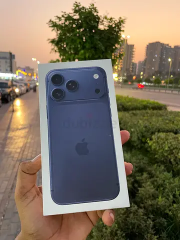 iPhone 17 pro max 1TB ESIM blue