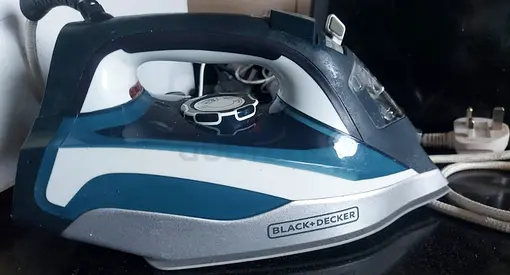 Black decker ceramic iron