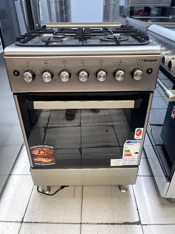 Bompani 4 burner full gas cooker with fan oven same like new cooker condition