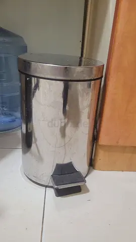 Stainless Steel Pedal Bin - Small Kitchen/Bathroom Trash Can