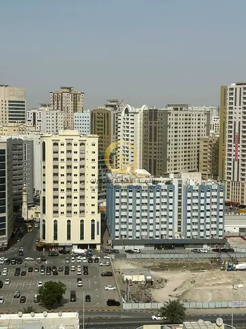 للبيع بنايه في امارة الشارقة منطقة الخان أرضي + 7 مساحه الارض 4000 قدم