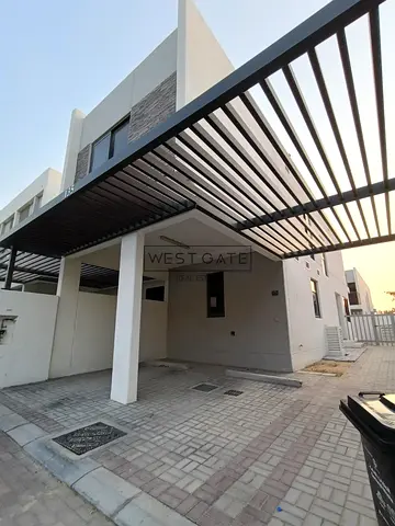 Vacant | Spacious Layout | L-Shape Garden