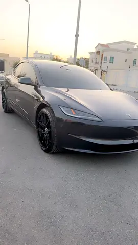 TESLA MODEL 3 LONG RANGE 2024