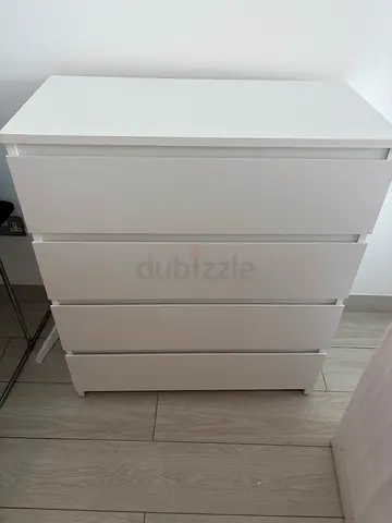White 4-Drawer Chest / Dresser in Good Condition