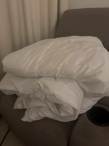 White Queen/Double Duvet / Comforter — Clean and Light (220x210 cm)