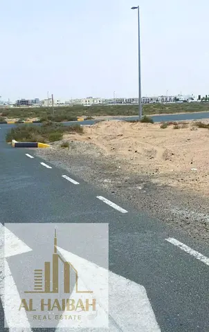 للبيع قطعه ارض سكني في الشارقه منطقه الحوشي موقع وسعر مميزقريب مسجد وحديقه تملك حر لجميع الجنسيات العربيه