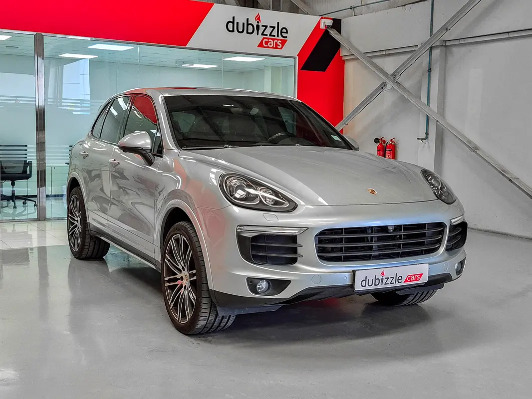 Porsche Cayenne 2017 — photo 1 of 17
