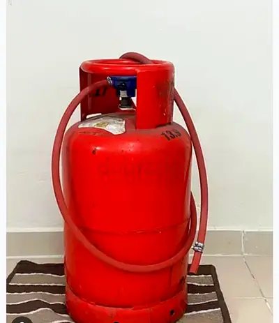 22Kg Red LPG Gas Cylinder with Hose and Regulator