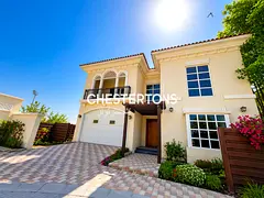 12 Cheques | Corner | Private Pool | Family Home