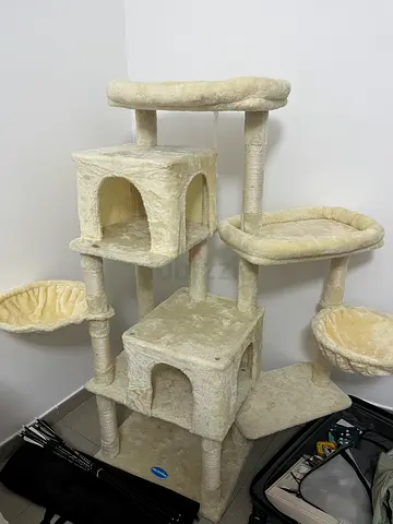 Cat tree almost new! 200aed (retail price 400)