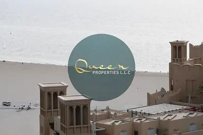 شقة غرفة وصالة سكن عائلات فقط باطلالة بحرية مباشرة علي الكورنيش مباشرة باركن مجاني وتكييف مركزي
