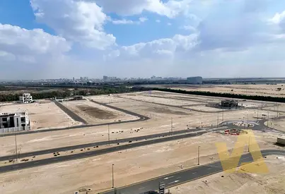 قطعة أرض متعددة الاستخدامات متاحة | قرية باينوود | إطلالات على الجولف والمجتمع