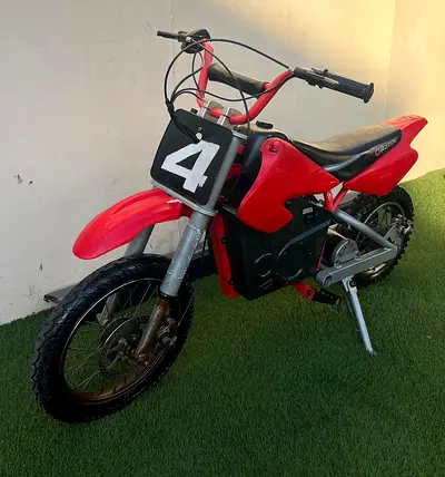 Razor electric dirt bike USA. 24 speed.