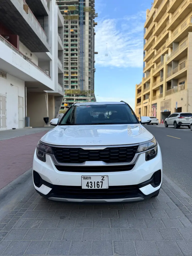 Kia Seltos 2023 — photo 1 of 9