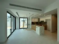 Vastu| 4BR+Maid | Oversized Plot | Green Lane