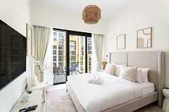 Luxury Studio Apt w/ Pool &amp; Gym Close to Downtown | Furnished | Flexible term