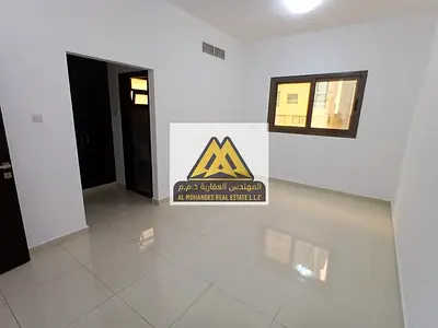 فرصة مميزة للسكن في منطقة الحميدية 1، حيث تتميز الشقة بموقع راقي قريب من جميع الخدمات، مع مساحة مريحة وتشطيب عملي