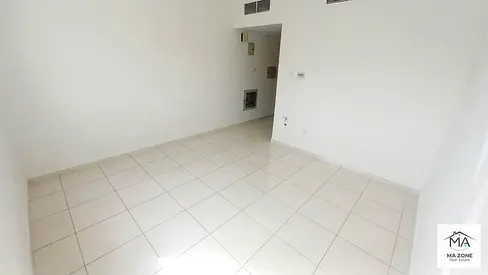 Separate Kitchen Studio apartment in family building if new muweillah commercial